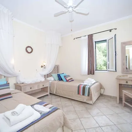 Karydia Yaliskari Bay Villa *